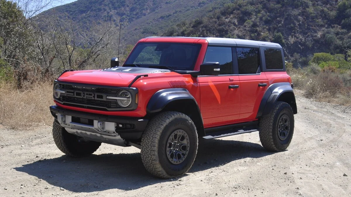 Ford Recalls 16,200 Bronco SUVs: Addressing Persistent Hardtop Durability Issues