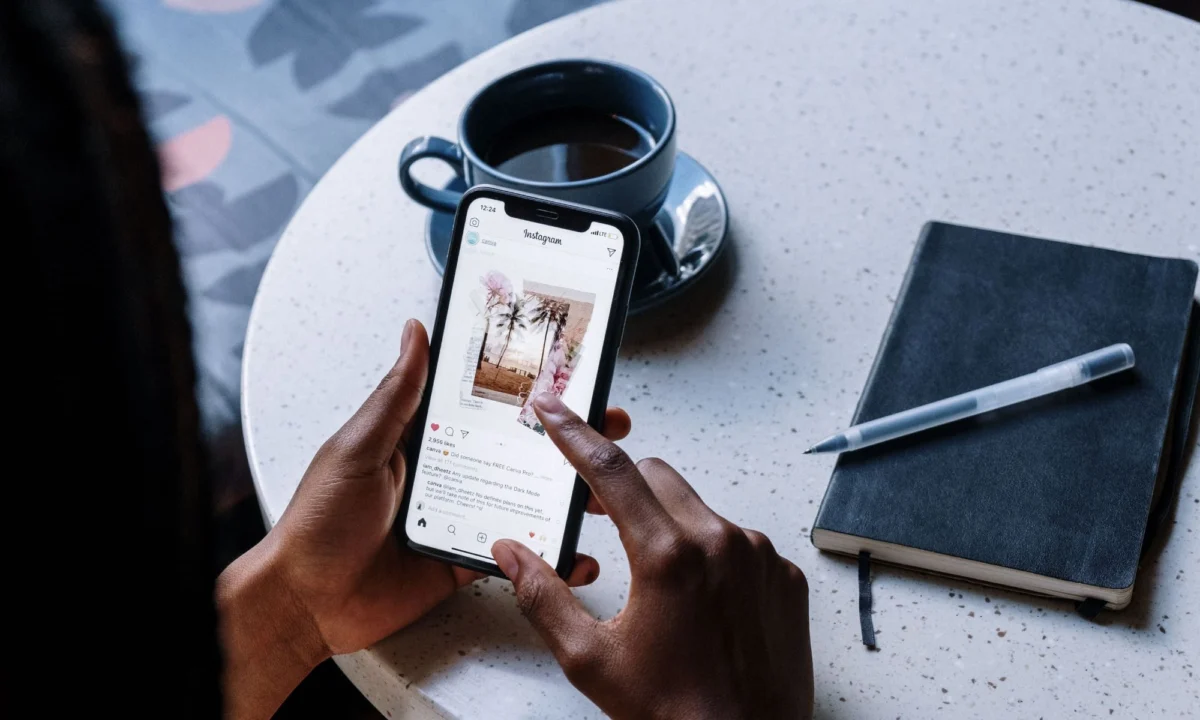 The Infinite Scroll: How Meta’s AI Architecture is Rewiring User Engagement