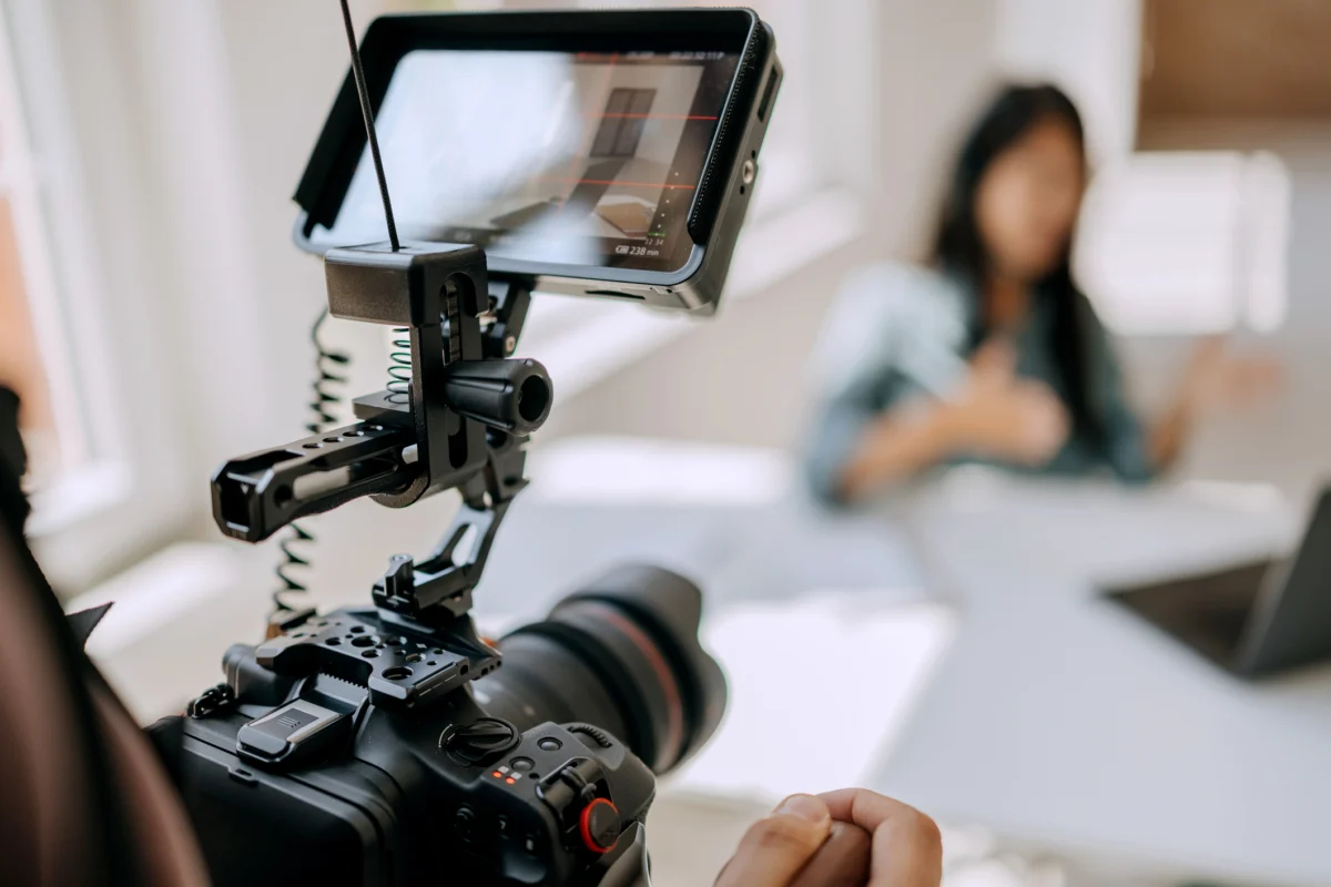Beyond the Lecture: Why "Decision Content" is the Future of Authority Marketing
