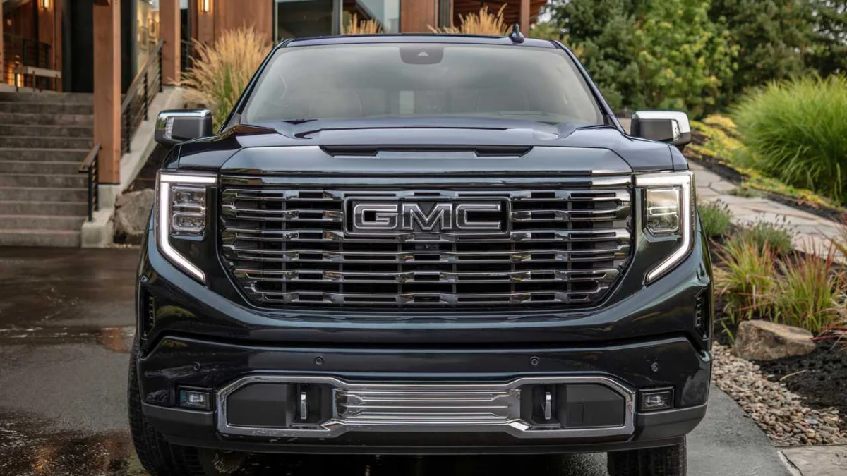 Federal Regulators Launch Probe into Persistent Grille Issues on GMC Sierra 1500 Trucks