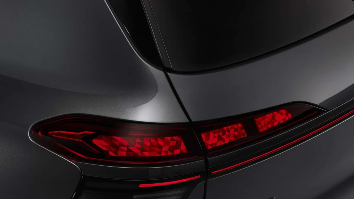 Illuminating the Future: Inside the Groundbreaking OLED Technology of the Audi Q9