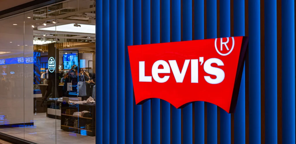 Levi Strauss & Co. Navigates Shifting Consumer Tastes, Boosts E-commerce with AI Innovation