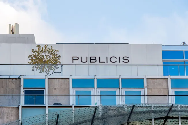 Publicis Groupe Navigates the "Two-Speed" AI Era Amidst Agency Landscape Consolidation