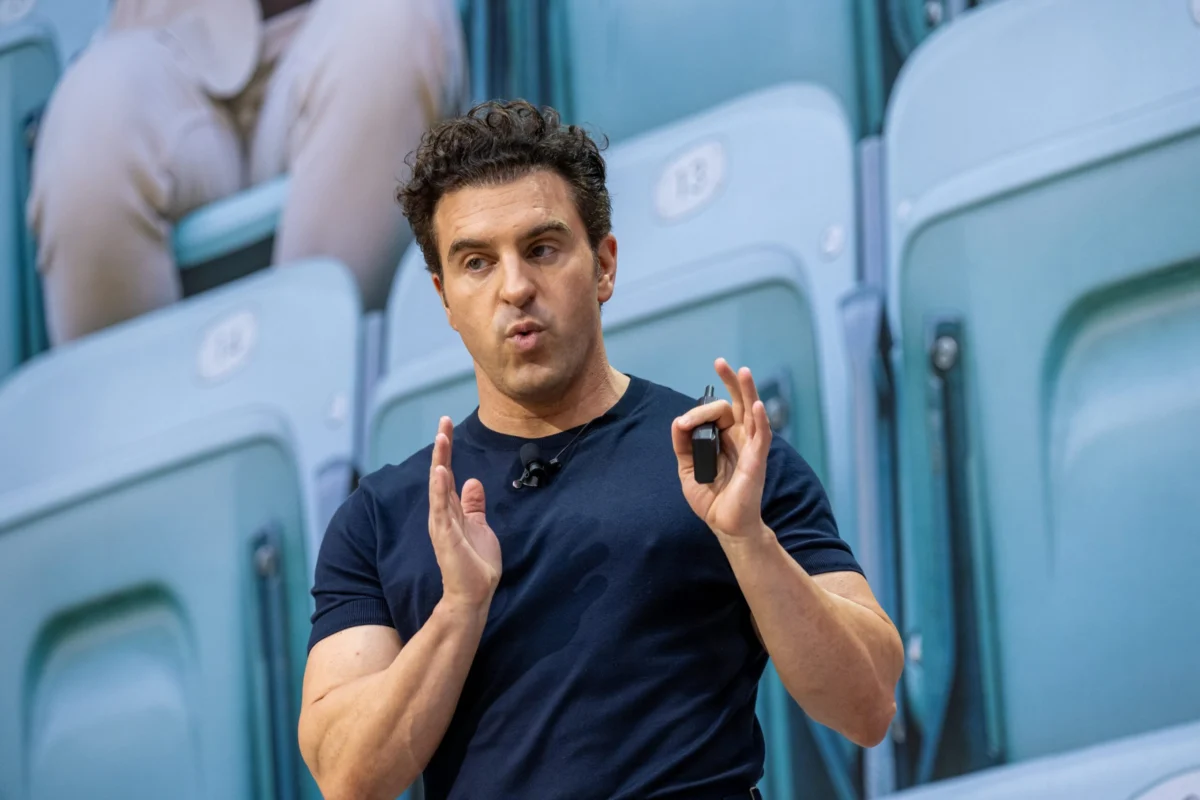 The Death of the Inbox: Why Airbnb’s Brian Chesky and Modern CEOs Are Redefining Workplace Communication