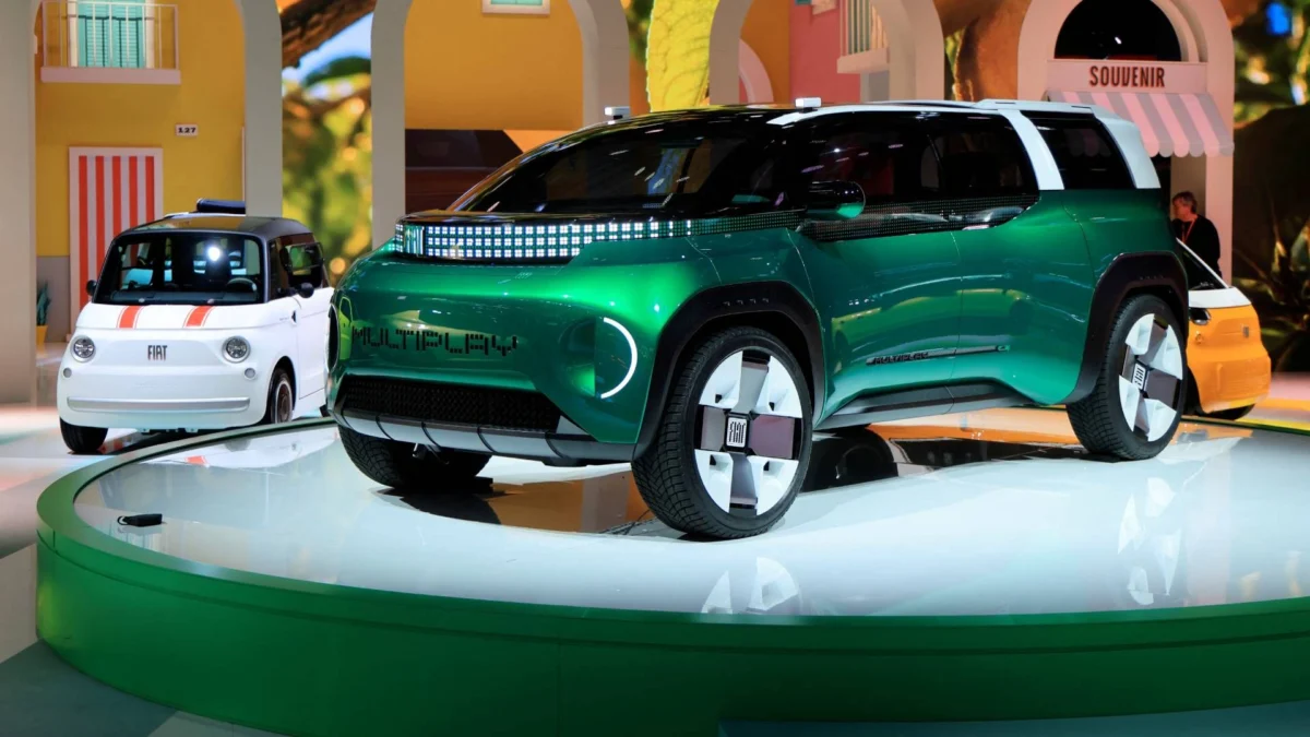 The Great Automotive Divide: Are Canadians Ready to Break Up with the American Market?