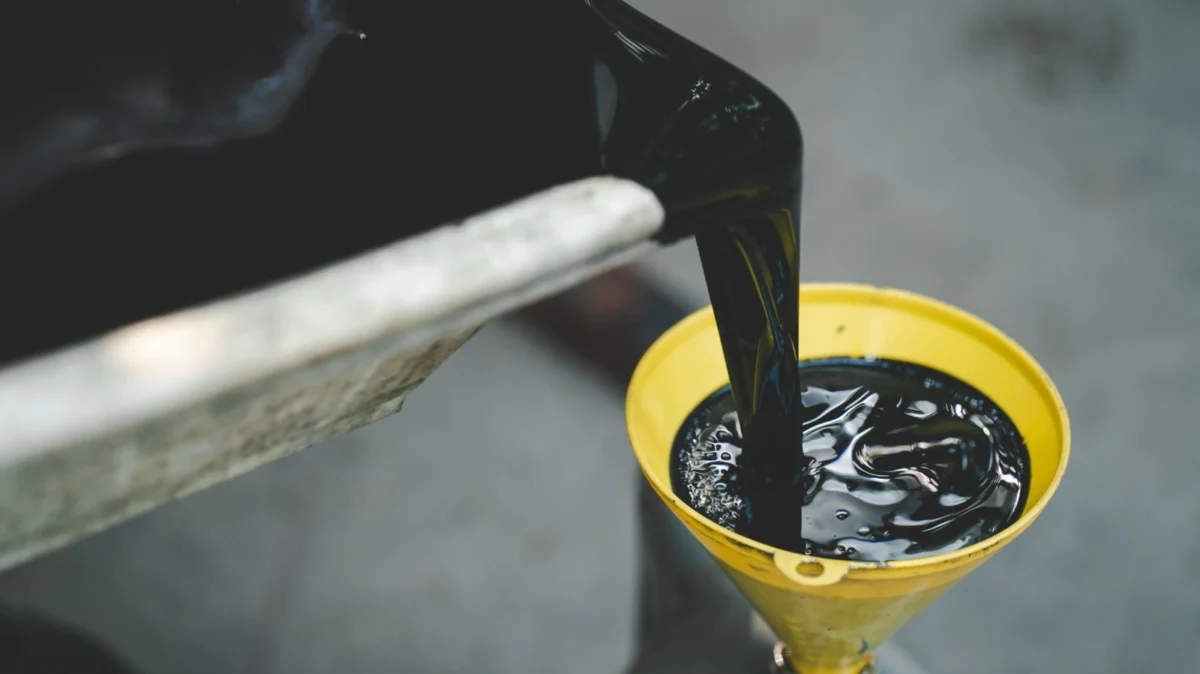 The Hidden Life of Oil: The Science and Economics of Re-Refining Used Motor Oil